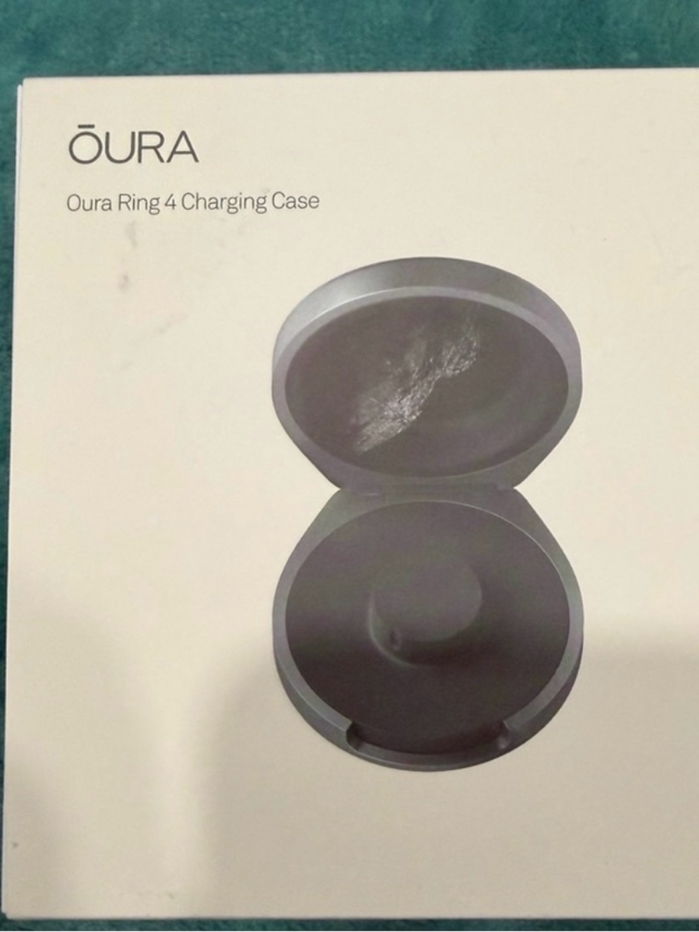 Oura Gray Round Clamshell Charging Case